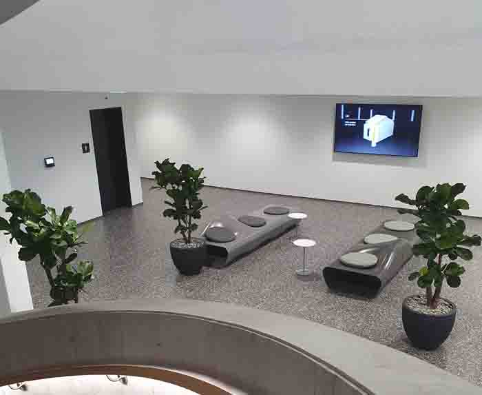 Gema - Der Empfang von der Treppe aus gesehen