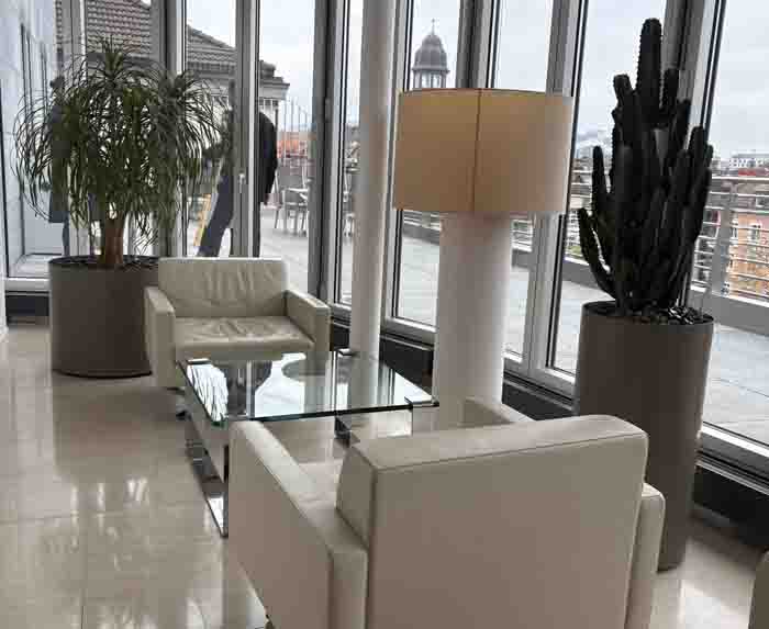 St. Galler Kantonalbank - Die Gefässe wurden farblich an den Rest der Kantine angepasst